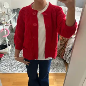 Jätte söt trekvarsärmad kofta ifrån Eastwest i storlek XS❣️