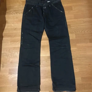 Vintage Jeans - Vintage Jeans i bra skick. Loose passform och lägger sig bra över skorna.