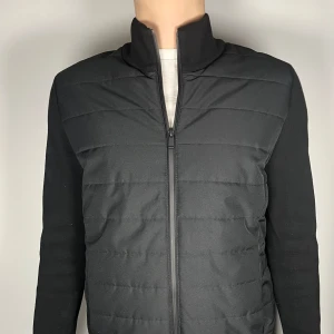 Massimo dutti cardigan - En riktig snygg och trendig Massimo dutti cardigan i fint skick, storlek L, vid frågor är de bara att skriva // Gramenti 