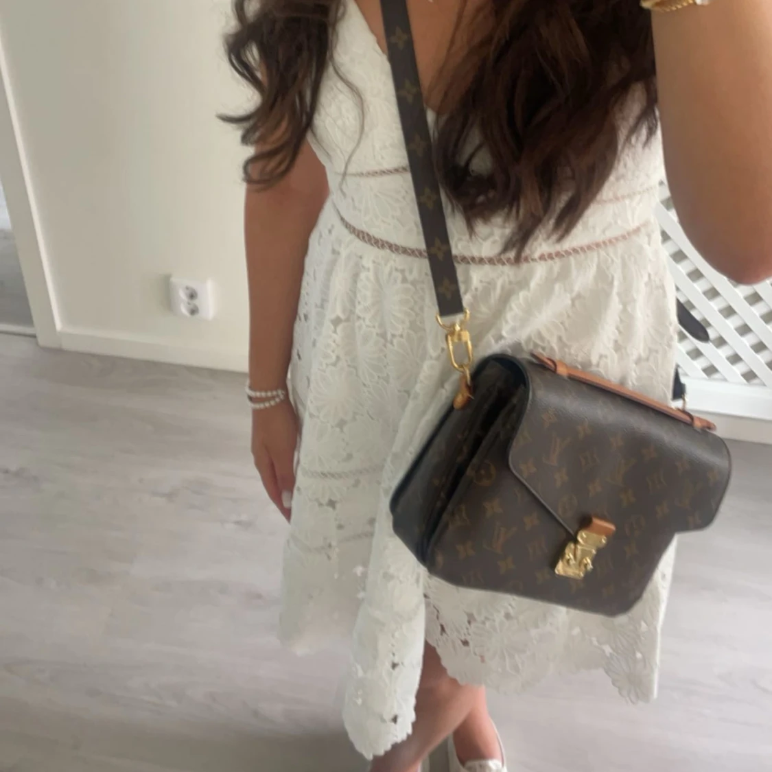 Vit spetsklänning - 2