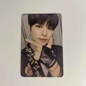 WTT!! Stray kids seungmin IN LIFE - Hej!! Jag vill byta mot hyunjin! Har många andra kort på min profil så det är bara o titta! Vid köp av fler kort kan pris sänkas! Freebies slinker med🤭 skriv till mig om du har frågor! 