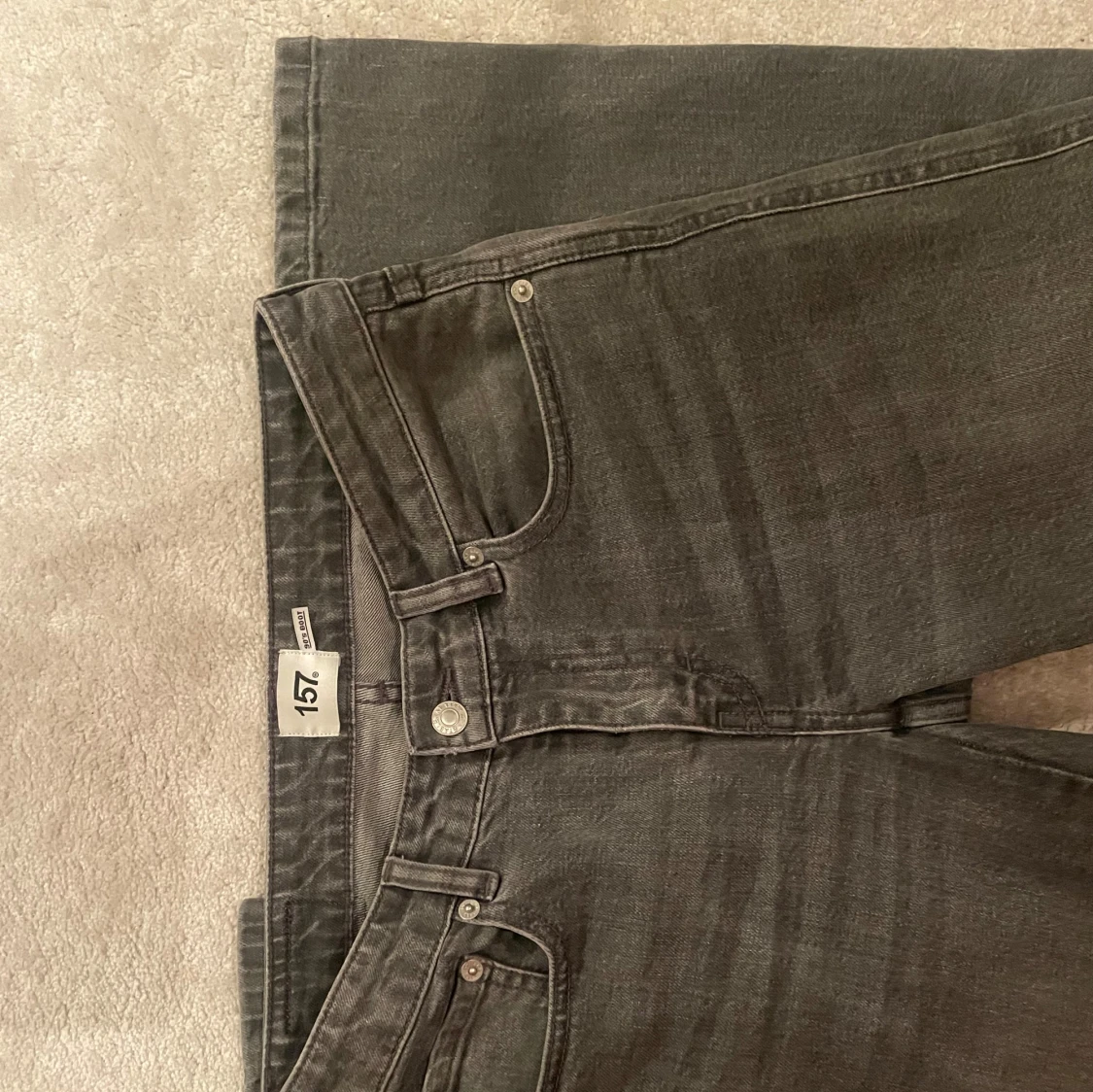 Grå bootcut jeans - 2