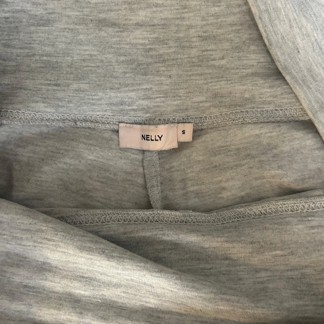 Grå yogapants från Nelly - 1