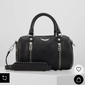 Svart handväska från Zadig & Voltaire - Helt ny Zadig väska köpt från boozt för 5000. Använd fåtal gånger😇