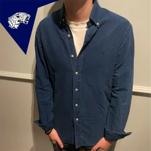 RALPH LAUREN SKJORTA  - Fin skjorta från Ralph Lauren | Skick: 8.5/10 | Strl: S | Modellen är 180cm lång | Hör av dig om du undrar någonting!