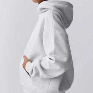 grå hoodie gina - säljer min gråa hoodie ifrån gina i storlek xs, liteeee nopprig men inget man tänker på