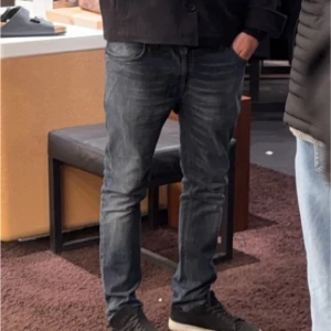 Nudie ”Thin Finn” jeans - Nudie jeans W29, L30 Skick: 8/10 Perfekt till vardagen men även festligare tillfällen  Priset är diskuterbart!  Nypris: 1600:-, mitt pris: 599:- färgen är marinblå/grå