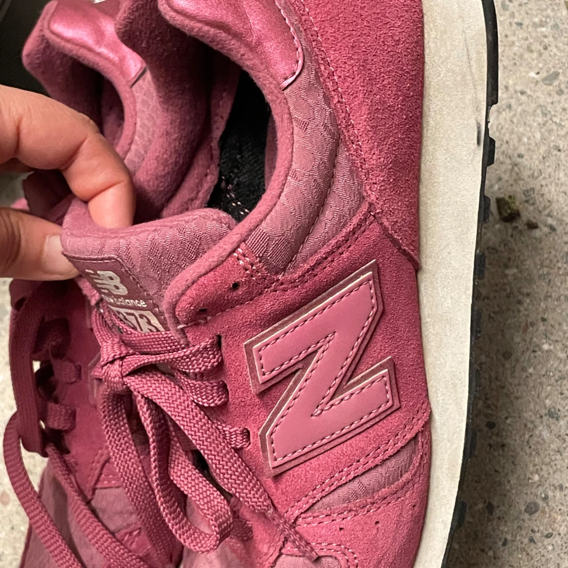 Vinröda New Balance 373 sneakers - 1