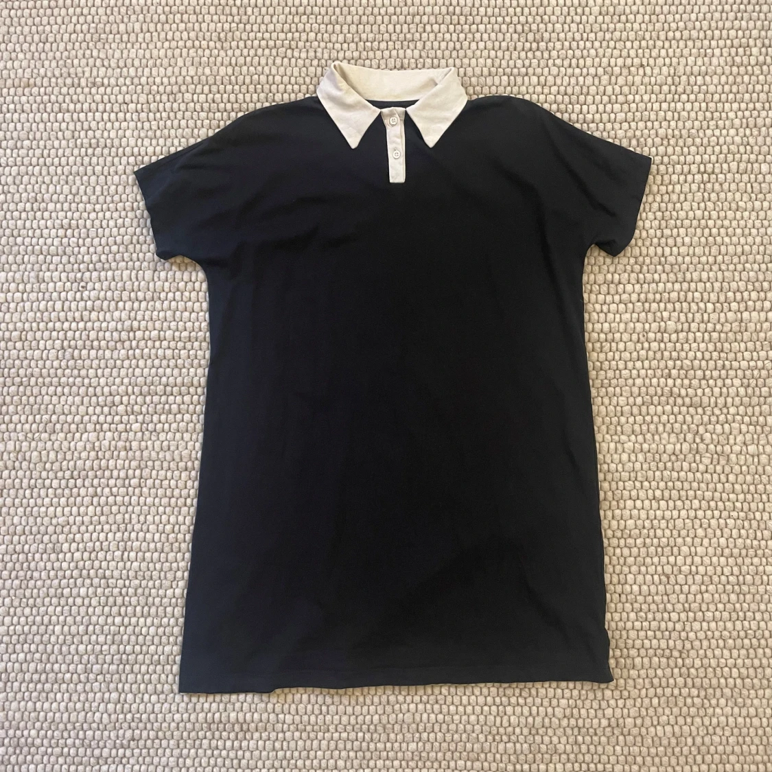 Wednesday-liknande t-sirt