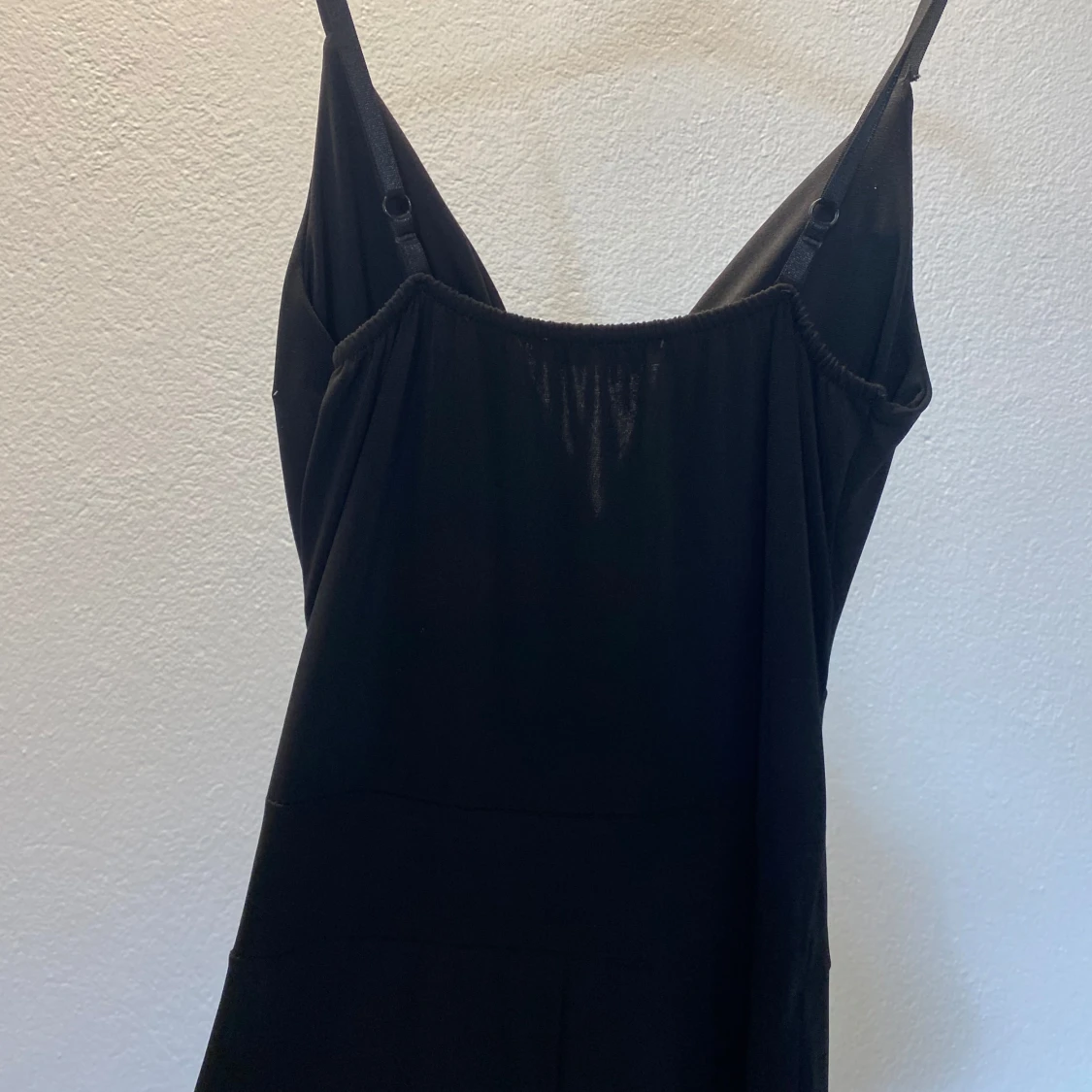 Svart byxdress från Boohoo - 3