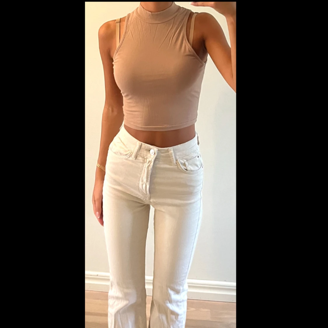 Beige croppad polotopp