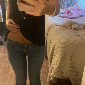 Lågmidjade bootcut jeans i ljusblå denim - Lågmidjade jeans, boutcat 