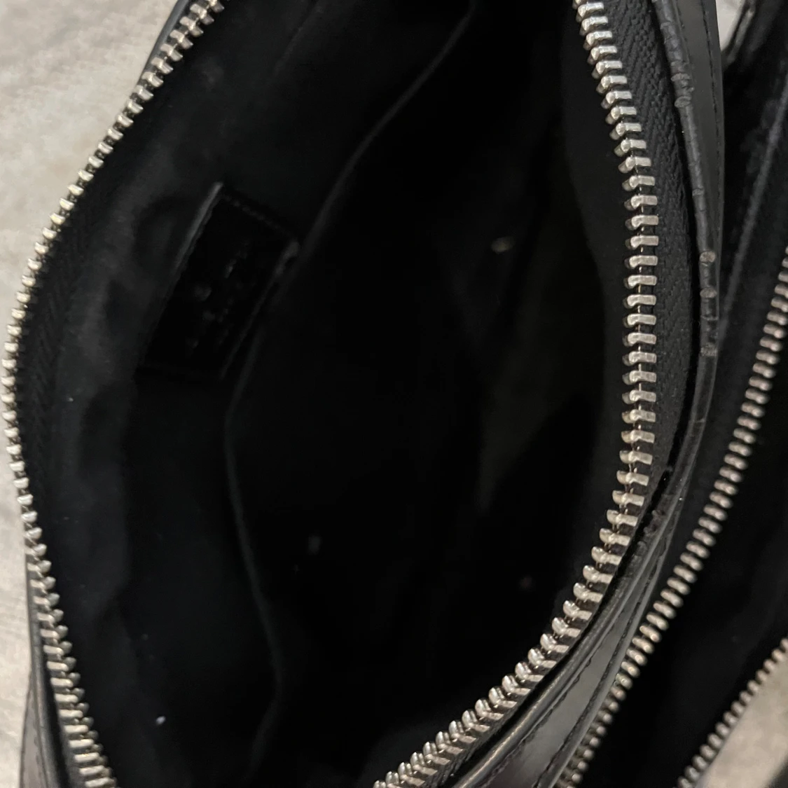 Svart grå väska till män  - 3