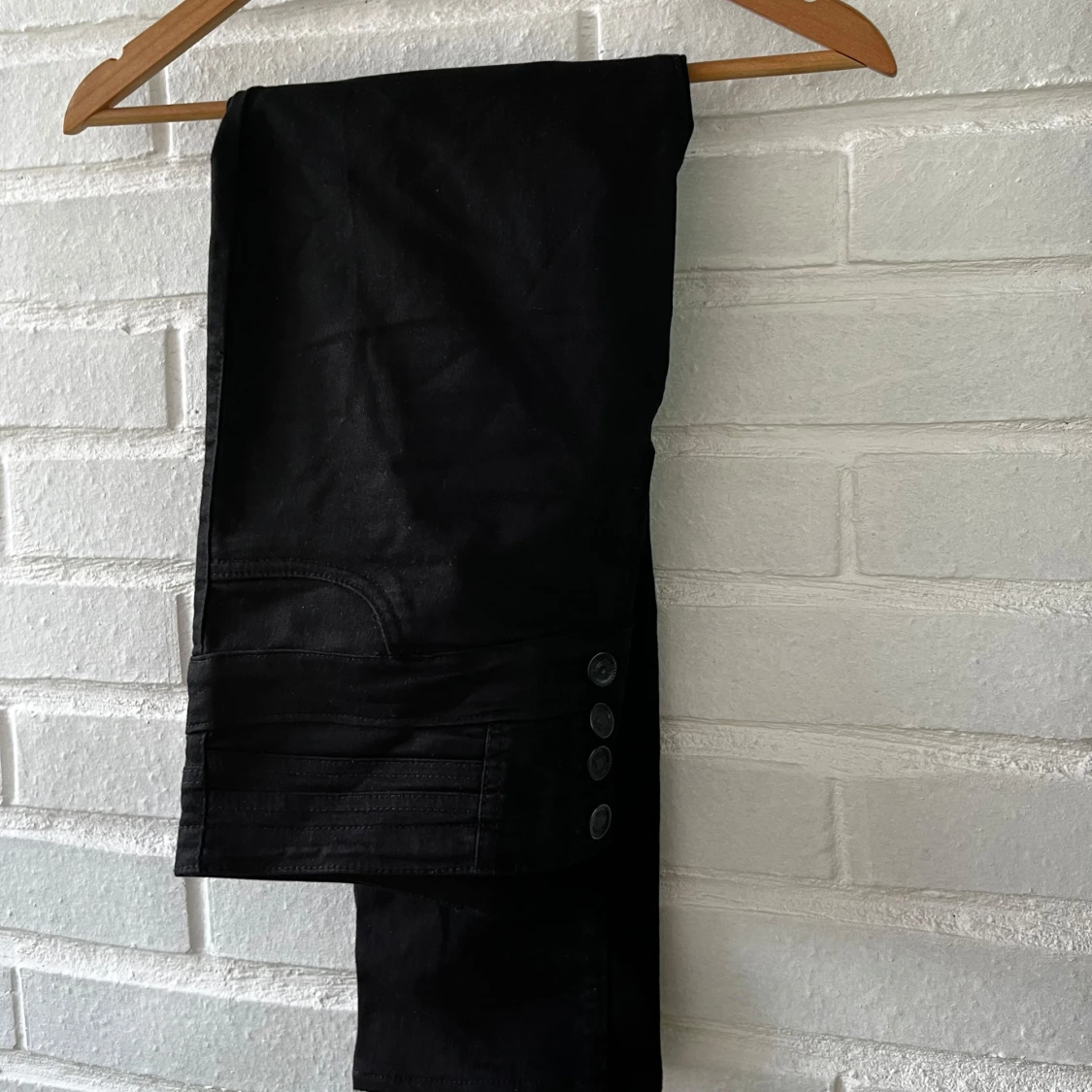 Svarta byxor med hög midja från Classix - 4