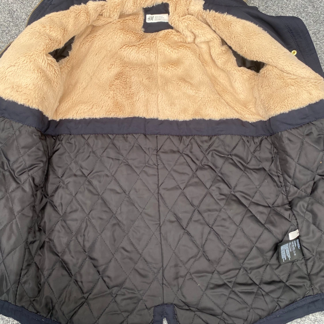 Marinblå jacka med fuskpäls - 2