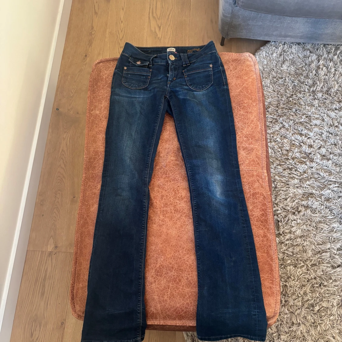 Mörkblå bootcut jeans från Only  - 1