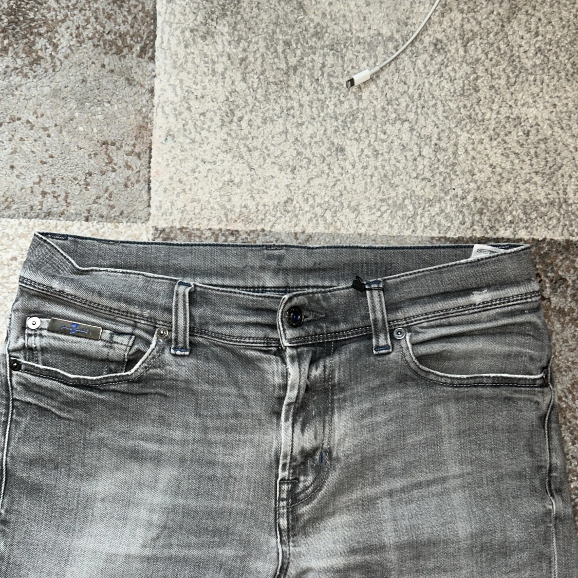 Grå  slim fit/ regular  jeans från 7 For All Mankind - 1