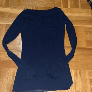 Mörkblå långärmad tröja från intimissimi - Pris kan diskuteras 