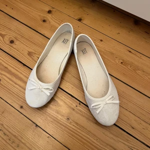 Ballerina skor - Säljer dessa söta ballerina skor i storlek 39. 🩷