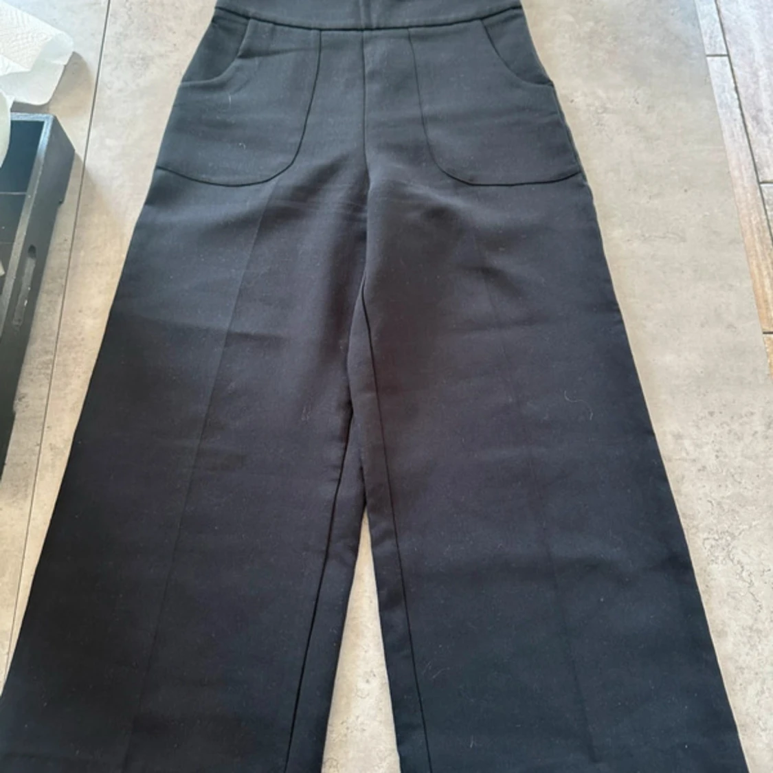 Svarta wide byxor från Dilvin Basic