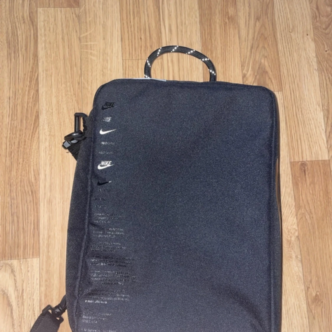 Nike axelväska i beige och svart - 2