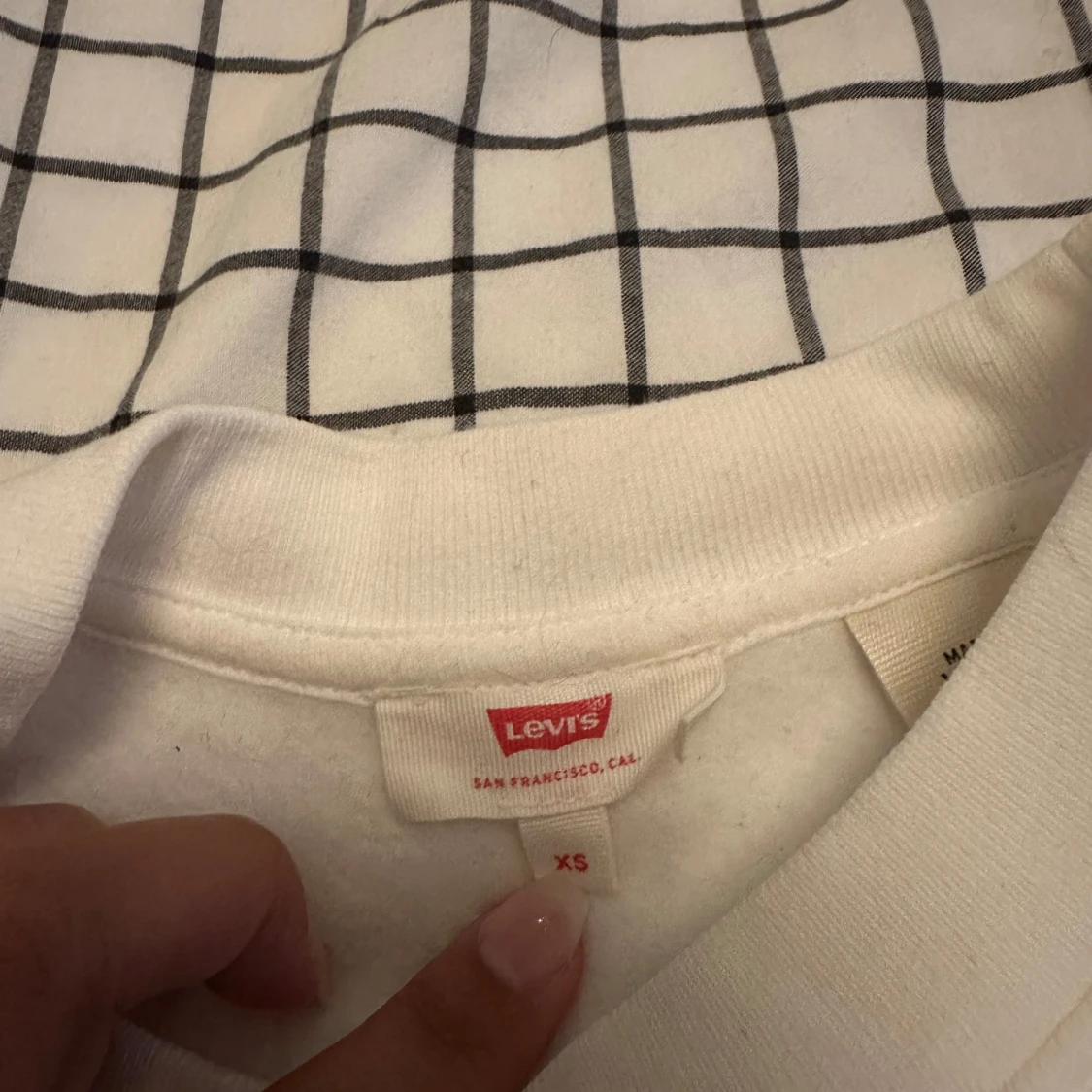 Levi’s sweatshirt  - 1