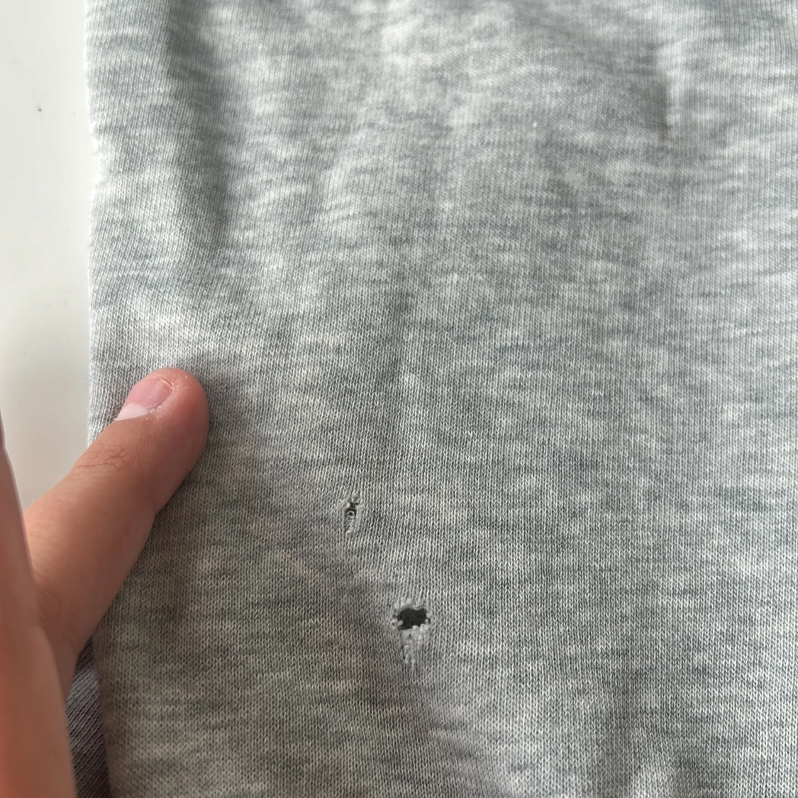 Grå hoodie från Peak Performance - 1