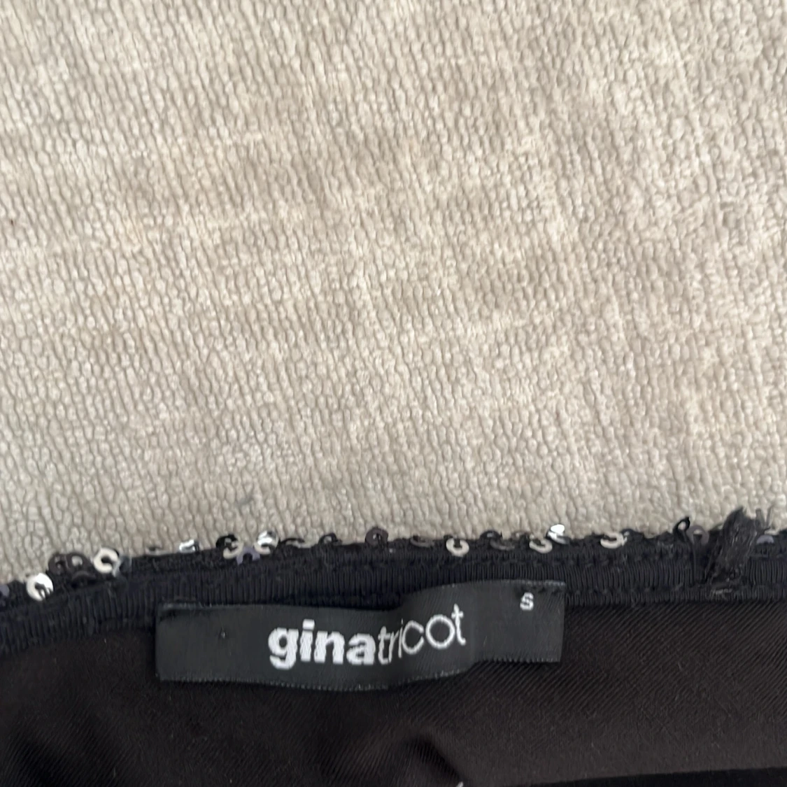 Glittrig svart halterneck topp Gina Tricot - 2