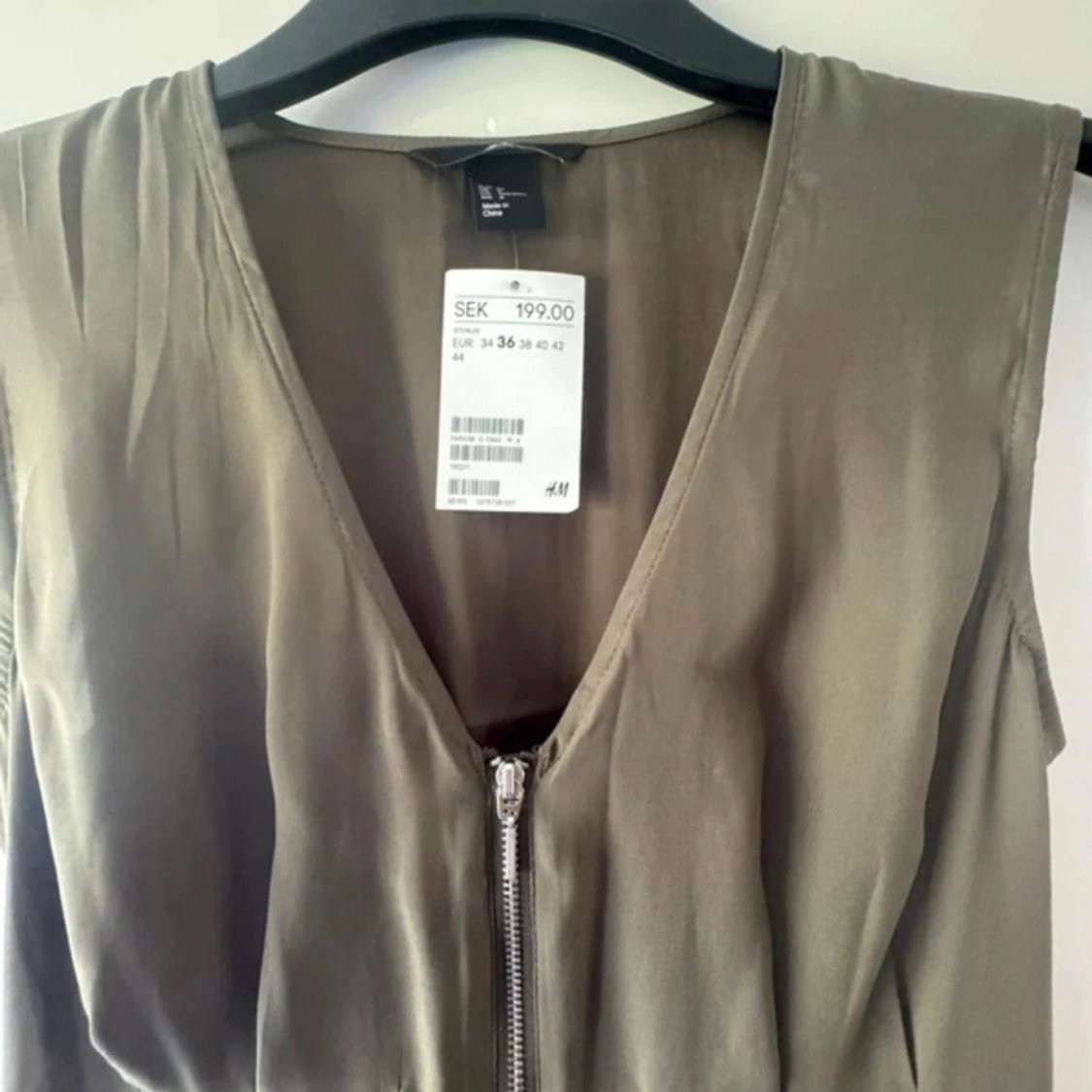 Ny. Khakigrön ärmlös klänning med dragkedja - 4