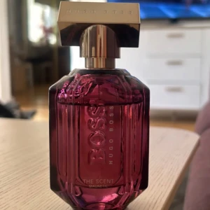 Hugo Boss parfym - Säljer en Hugo Boss The Scent Magnetic parfym, 50 ml (ca 40 ml kvar!). 