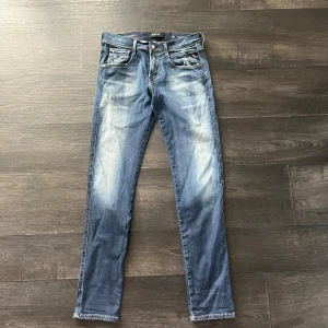 Replay Anbass blå jeans herr - Replay anbass, W30 L32, skick 9/10 skriv om ni har frågor