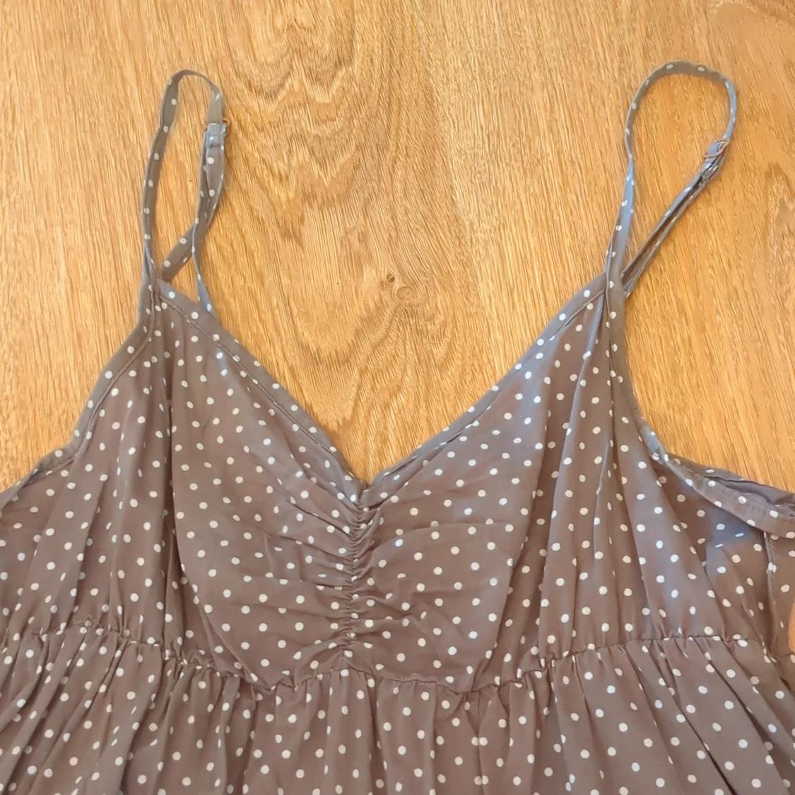 Brunprickig sommarklänning från H&M stl. 36 - 2