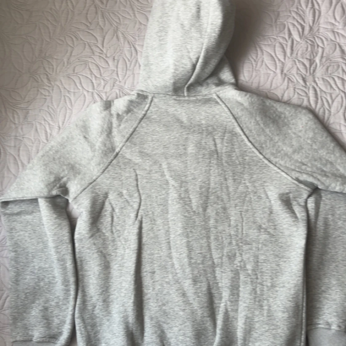 Grå hoodie från Burberry med dragkedja - 1