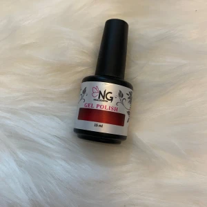 Rött gellack från nagelgiganten - Helt oanvänt och nytt! Nypris:125kr