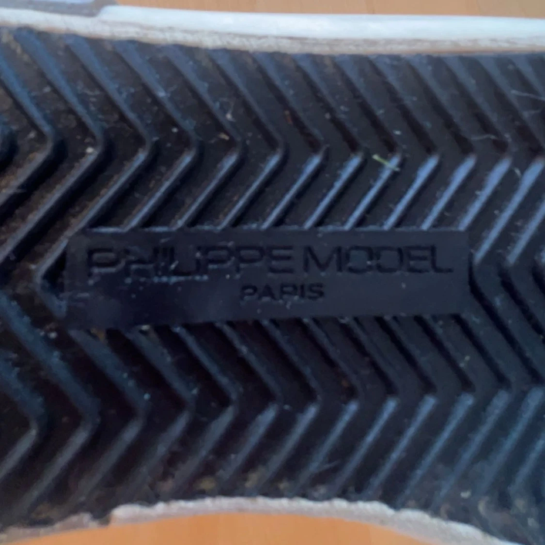 Philippe Model vita sneakers med blå detalj - 3