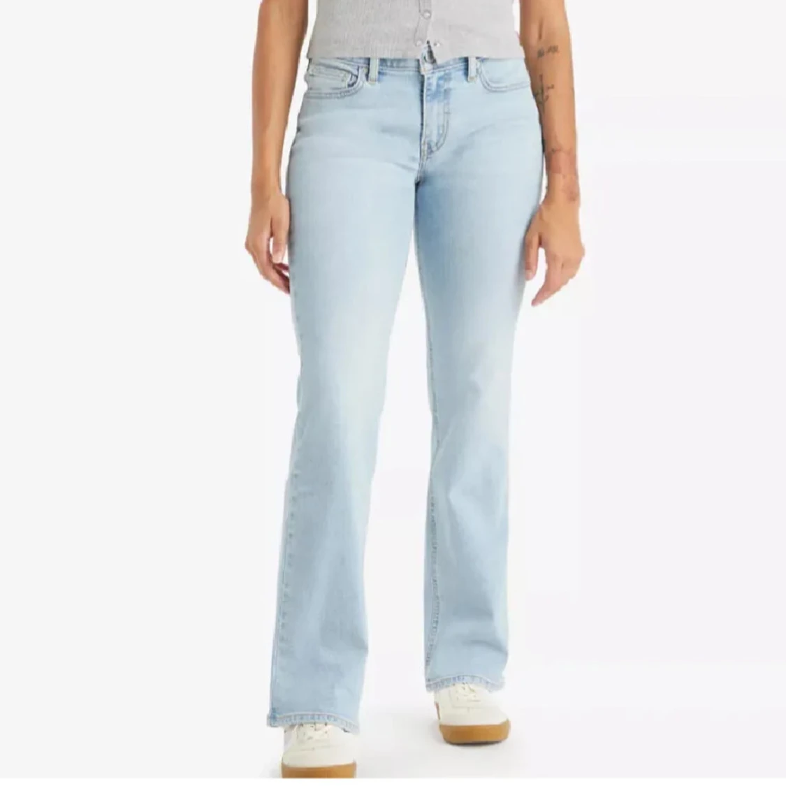 Ljusblå bootcut jeans från Levis - 4