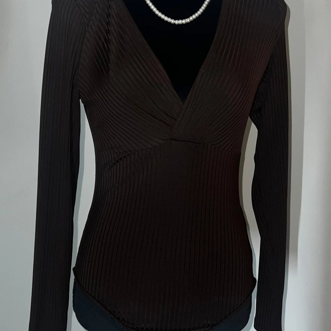 Brun ribbad omlottopp - 1