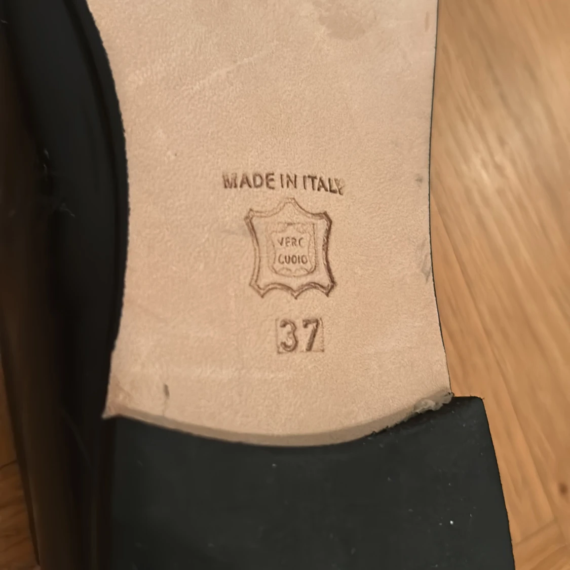 Svarta finskor från Gallucci! Ny pris: 1500kr!!! - 4