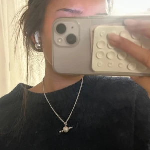 Maria Nilsdotter halsband  - Säljer mitt sååå fina Maria halsband 💕💕💕