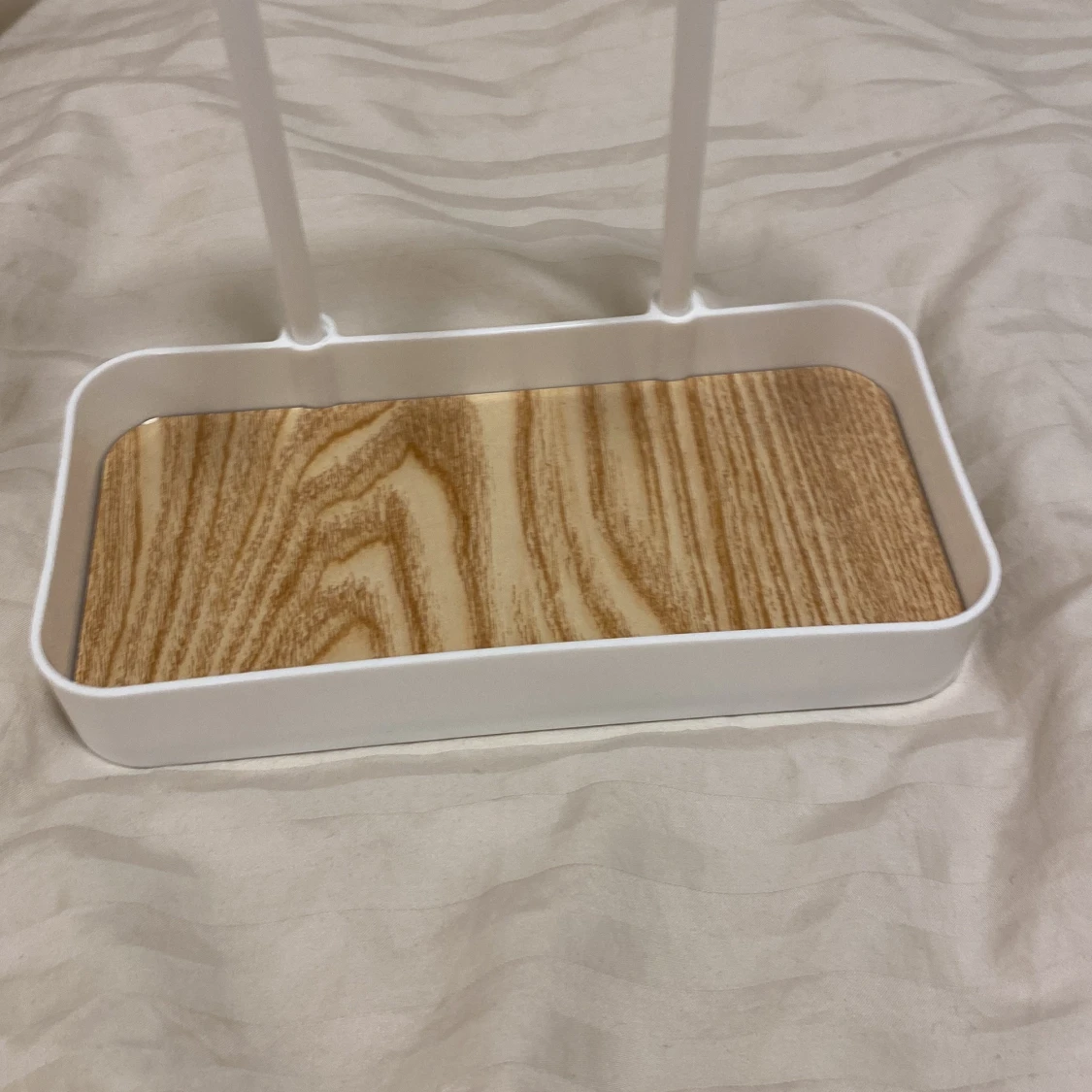 Smyckesställ i vit metall och trä - 2