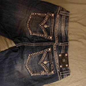 ultra lowrise miss me jeans  - Snygga blå jeans från Miss Me, väldigt bra skick, skriv för frågor, pris kan diskuteras vid snabb affär