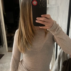 Beige Intimissimi Tröja  - Beige Intimissimi i bra skick 