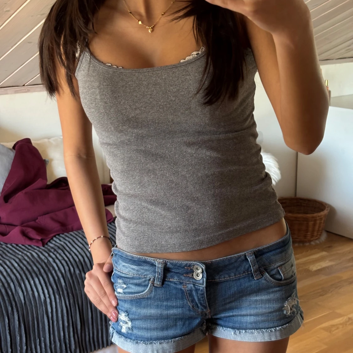 Grå ribbad linnetopp - 1