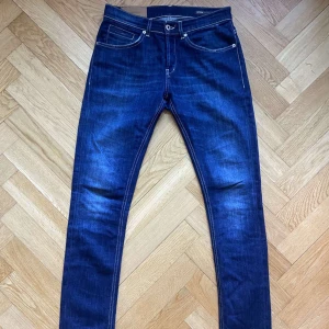 dondup jeans - modell| george| storlek 31| skick 9,5/10 som nya| 