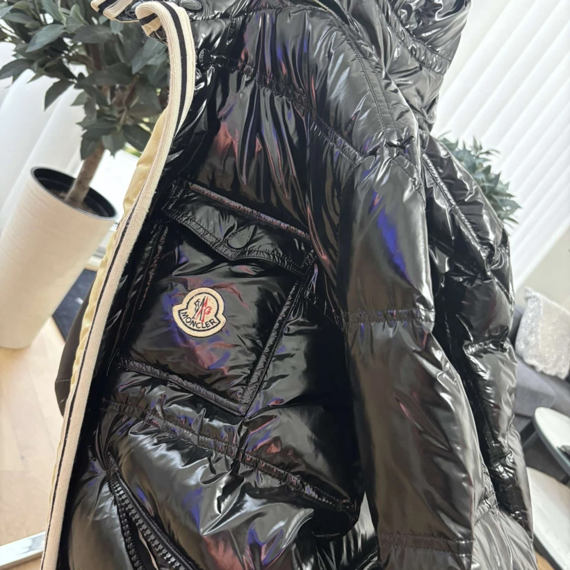 Svart Moncler pufferjacka med huva - 3