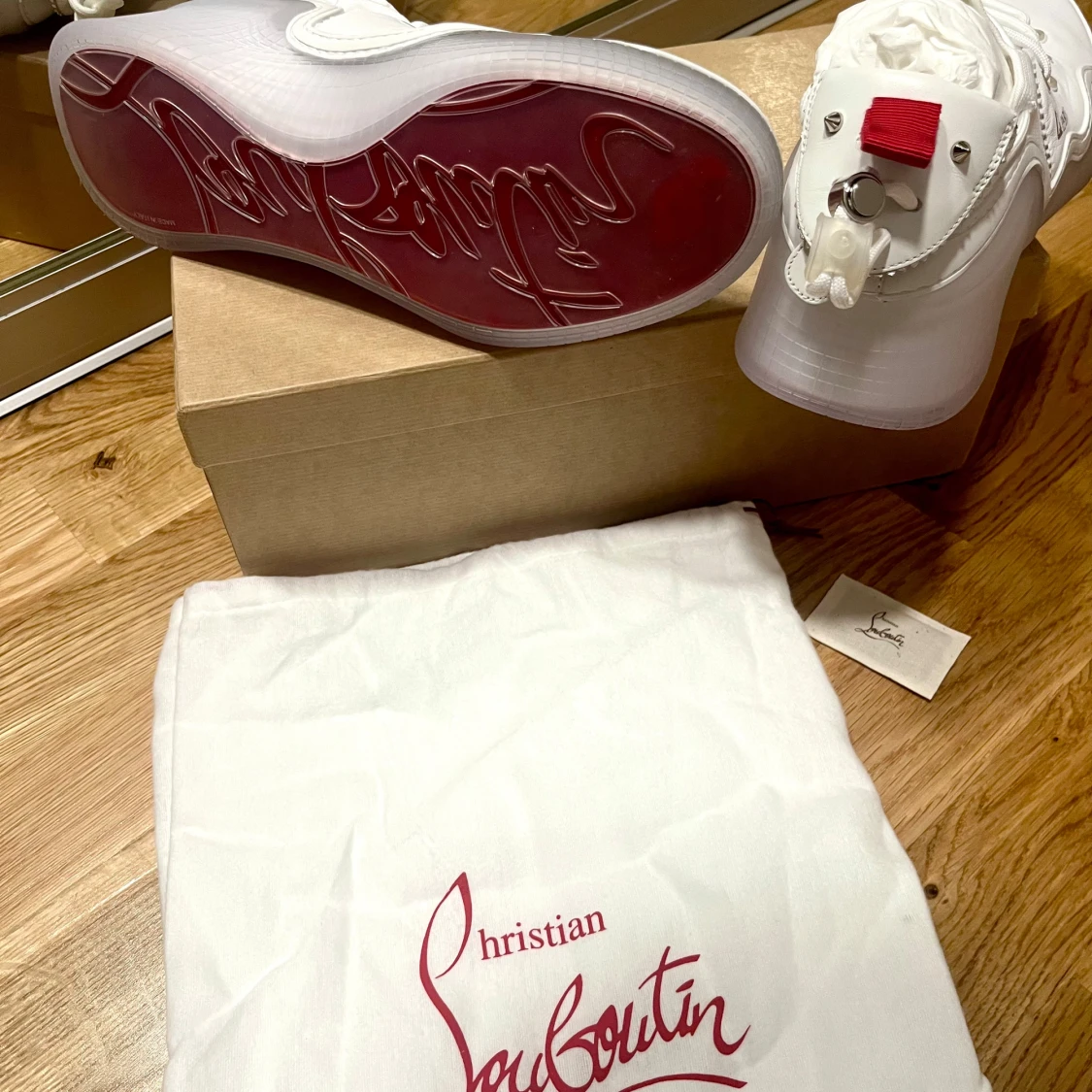 Louboutin Arpoador Flat