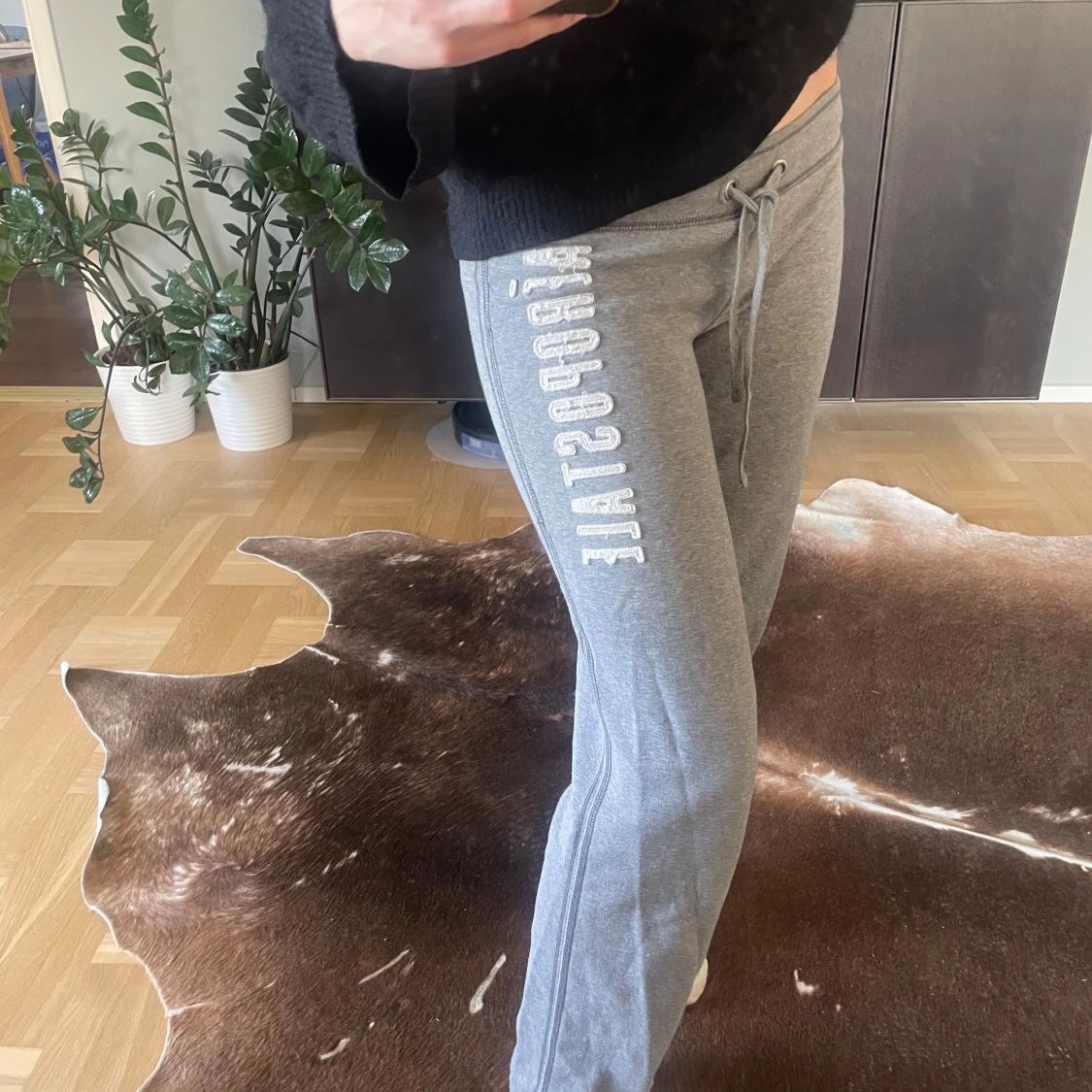 Lågmidjade mjukisbyxor - 1