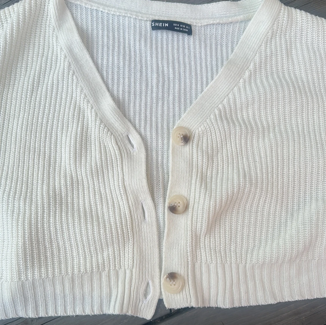 Vit croppad kofta från SHEIN - 1