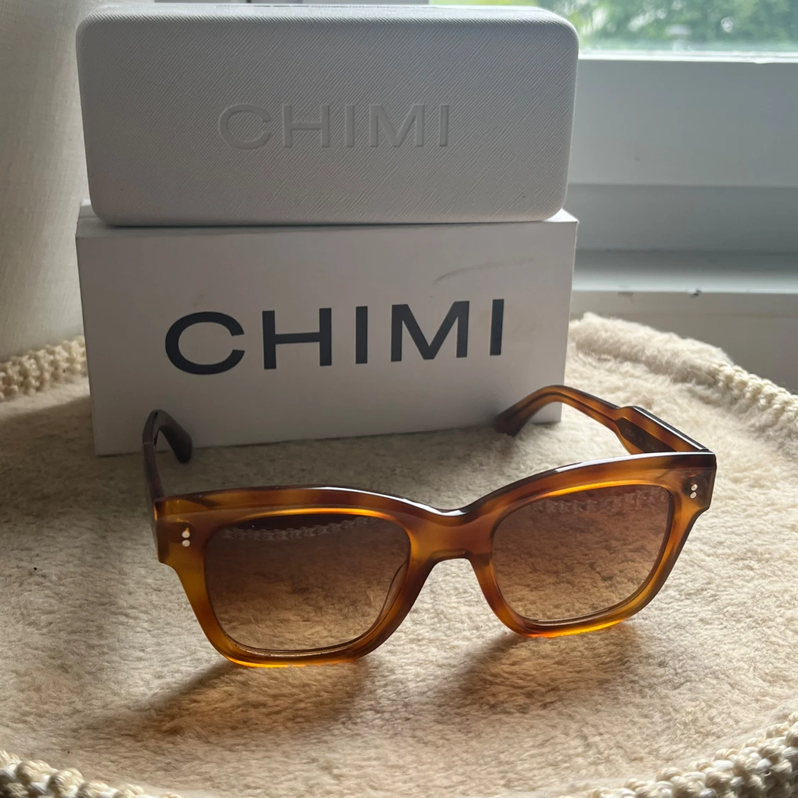 Bruna solglasögon från CHIMI - 1