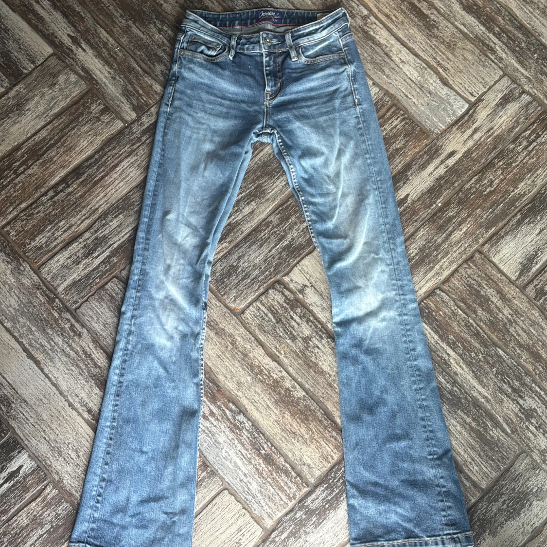 Blå bootcut jeans från Crocker